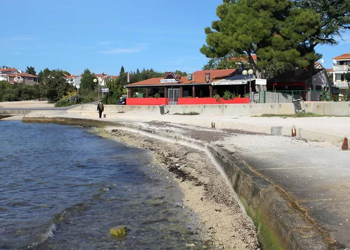 With Parking Space - Diklo, - 16522 Appartement Zadar